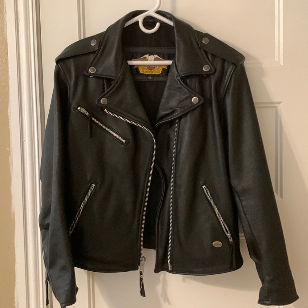 Women’s Large Harley Davidson jacket.